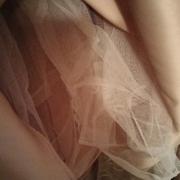 Women's Formal Dress - Picture 5 of 9